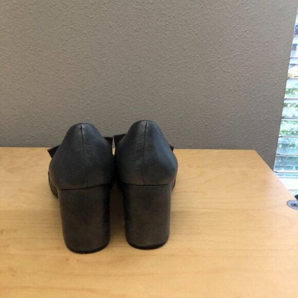 NINE WEST Utton Metallic Kiltie Pumps - Office Siren - Picture 7 of 13